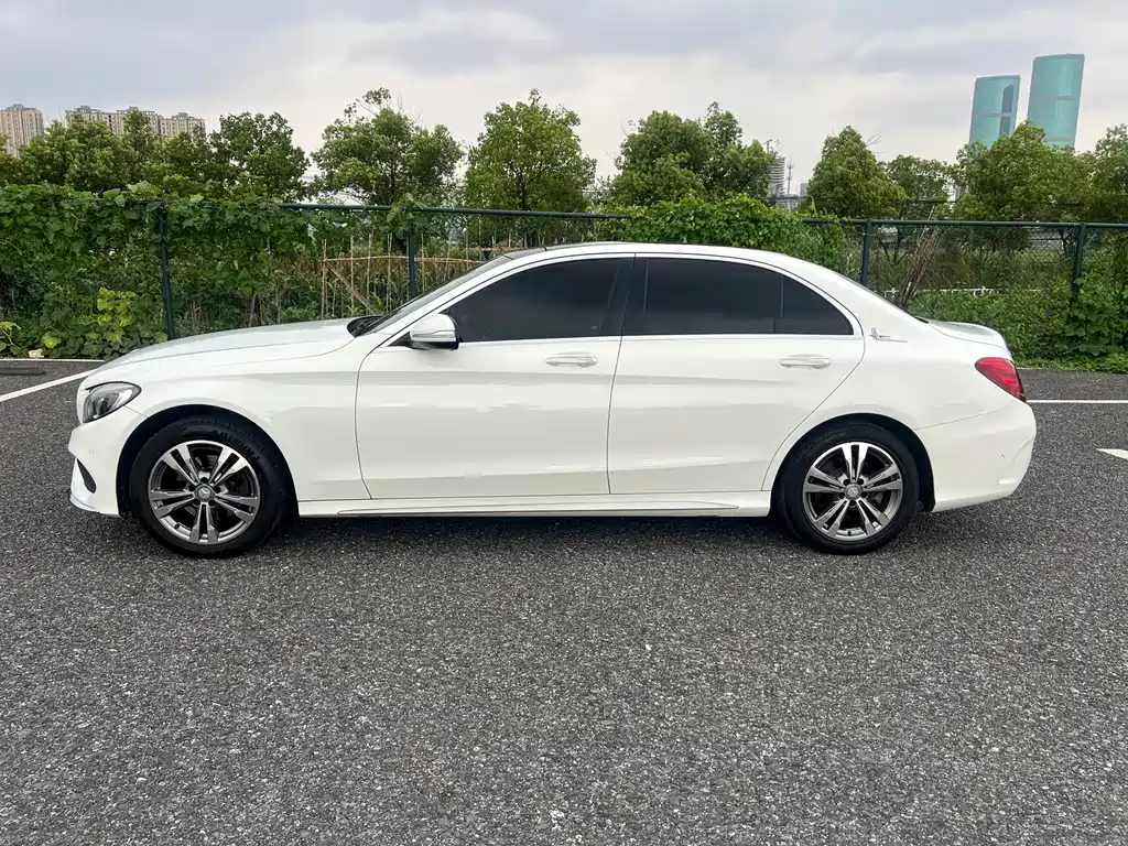 Mercedes-Benz C-Class — миниатюра 4