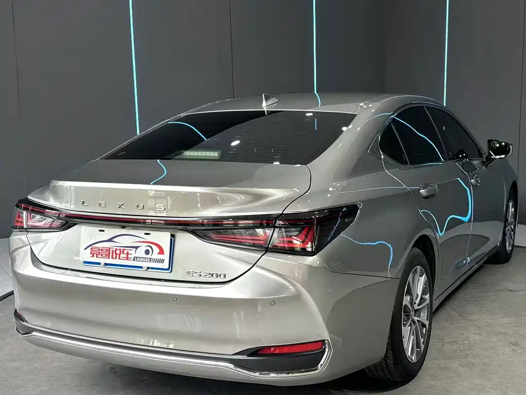 Lexus ES 2025 200 Premium