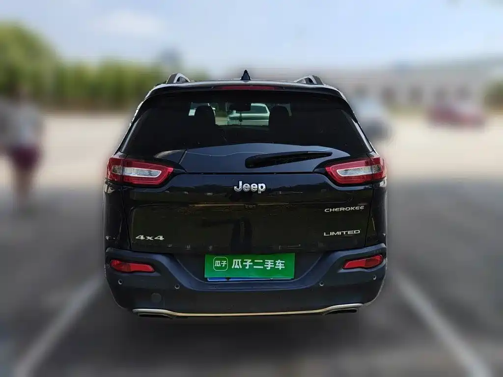 Jeep Cherokee — миниатюра 5