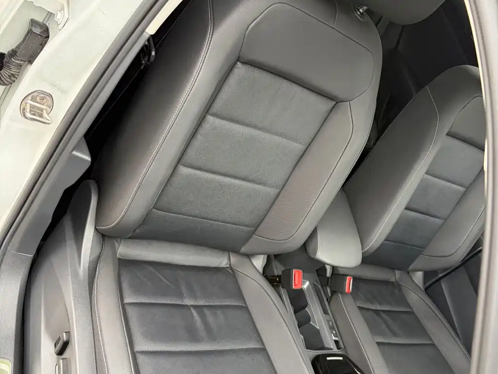 Volkswagen T-Roc — миниатюра 10