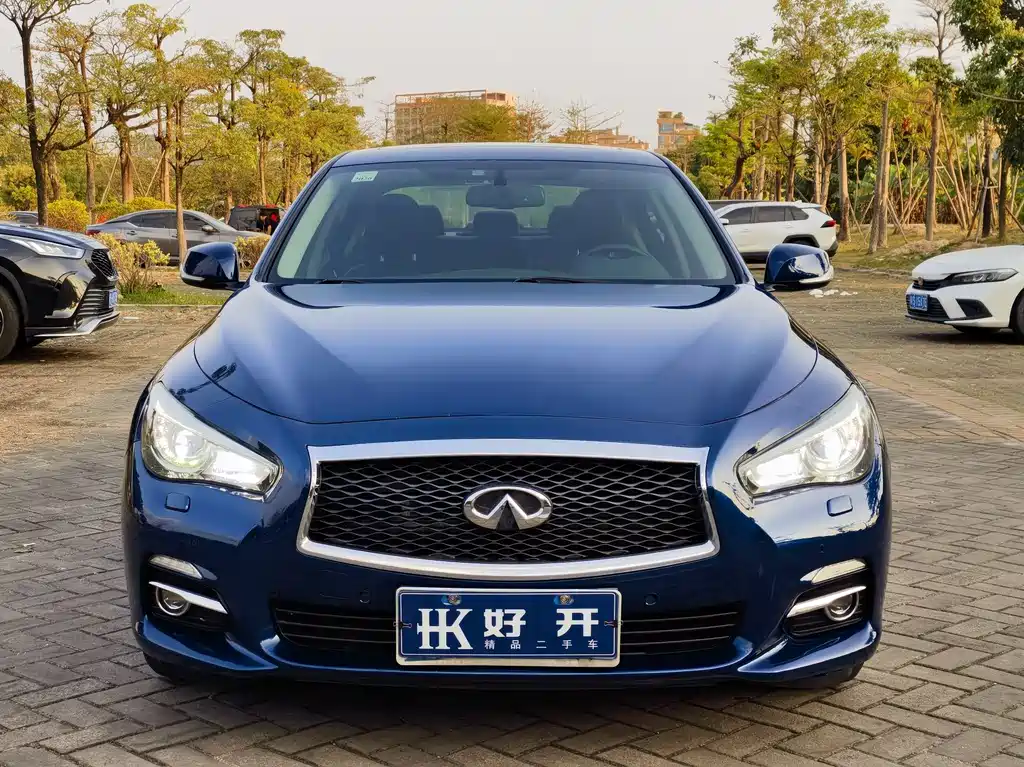 INFINITI Q50L