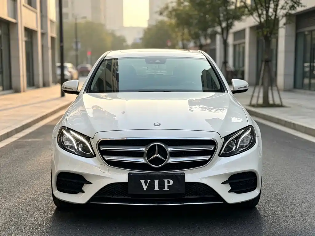 Mercedes-Benz E-Class — миниатюра 2