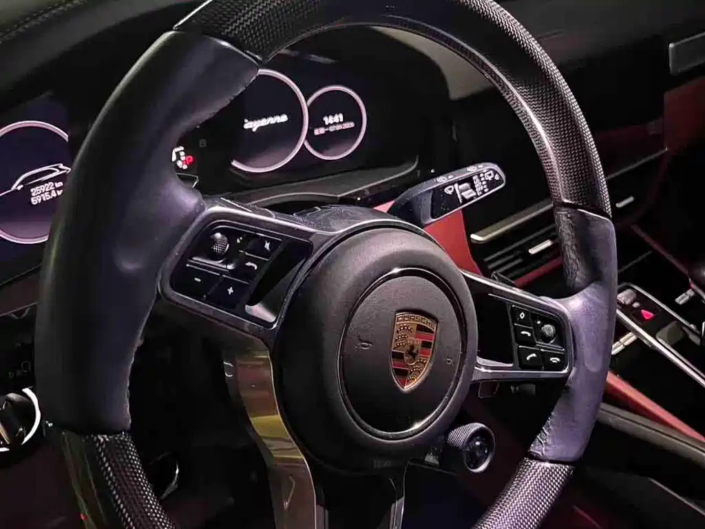 Porsche Cayenne — миниатюра 3