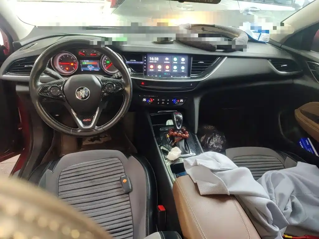 Buick Regal — миниатюра 10