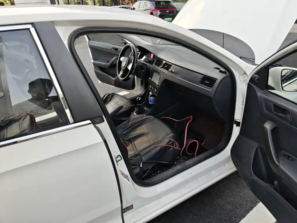 Volkswagen Santana — миниатюра 9