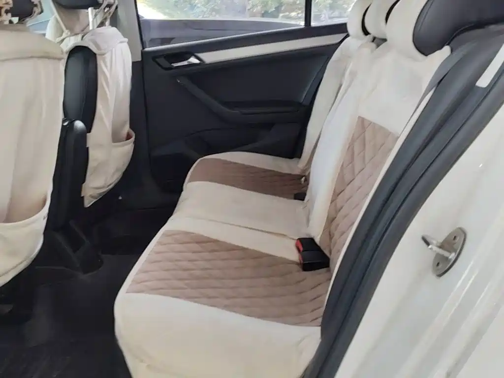 Volkswagen Jetta — миниатюра 17