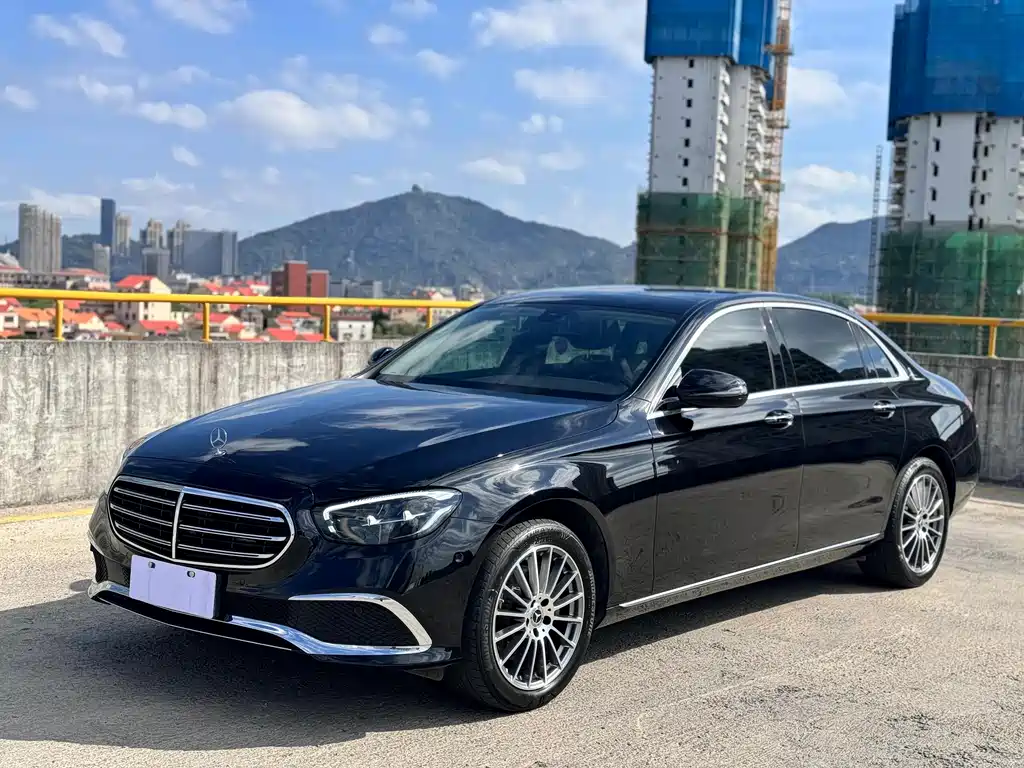 Mercedes-Benz E-Class — миниатюра 5