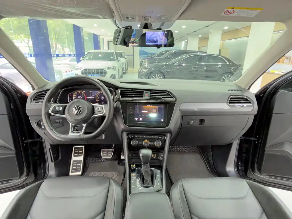Volkswagen Tiguan L L 2021 330TSI AT R-Line