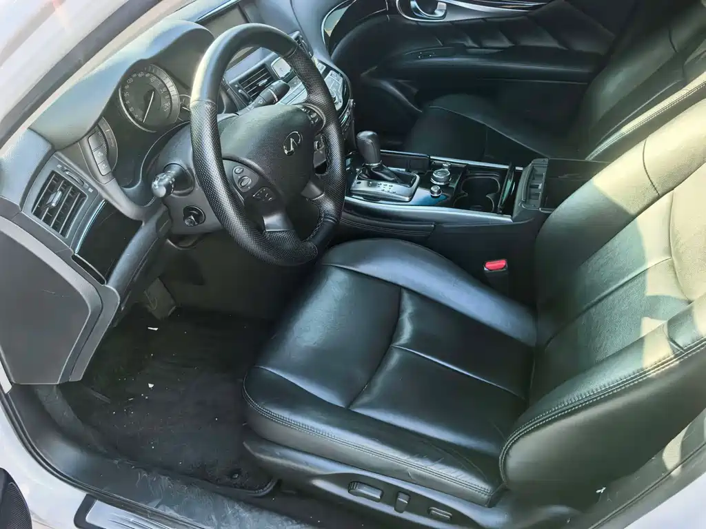 Infiniti Q70 — миниатюра 4