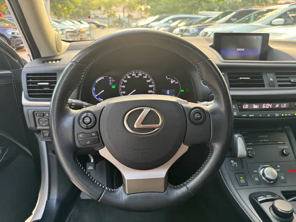 Lexus CT — миниатюра 10