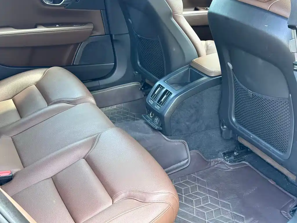 Volvo S90 — миниатюра 8