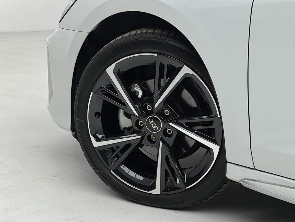 Audi A3 1.4 л 2022 г. Белый, пробег 41000 км