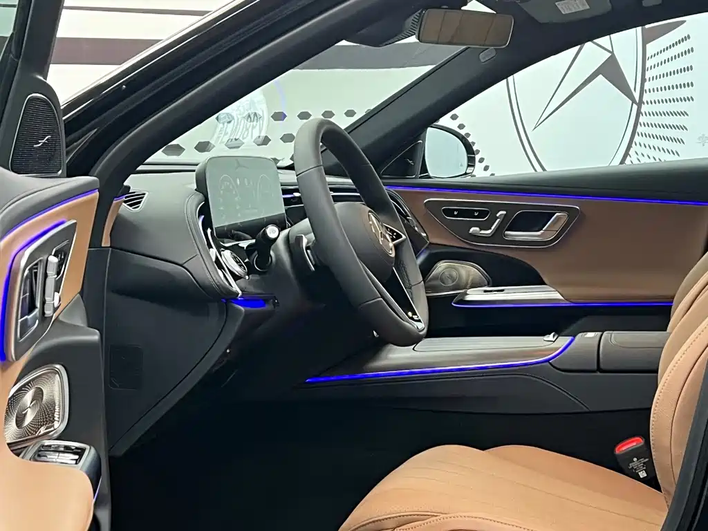 Mercedes-Benz E-Class — миниатюра 6