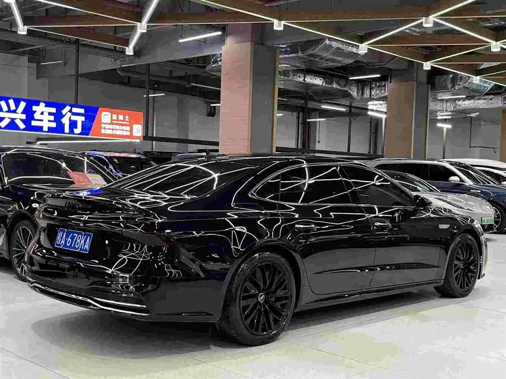 Audi A7L — миниатюра 6