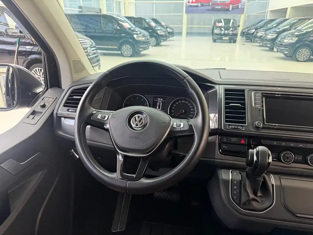 Volkswagen Caravelle — миниатюра 8