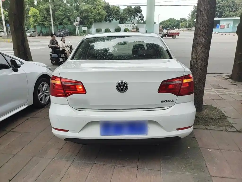 Volkswagen Bora 2014 1.6L MT Comfort