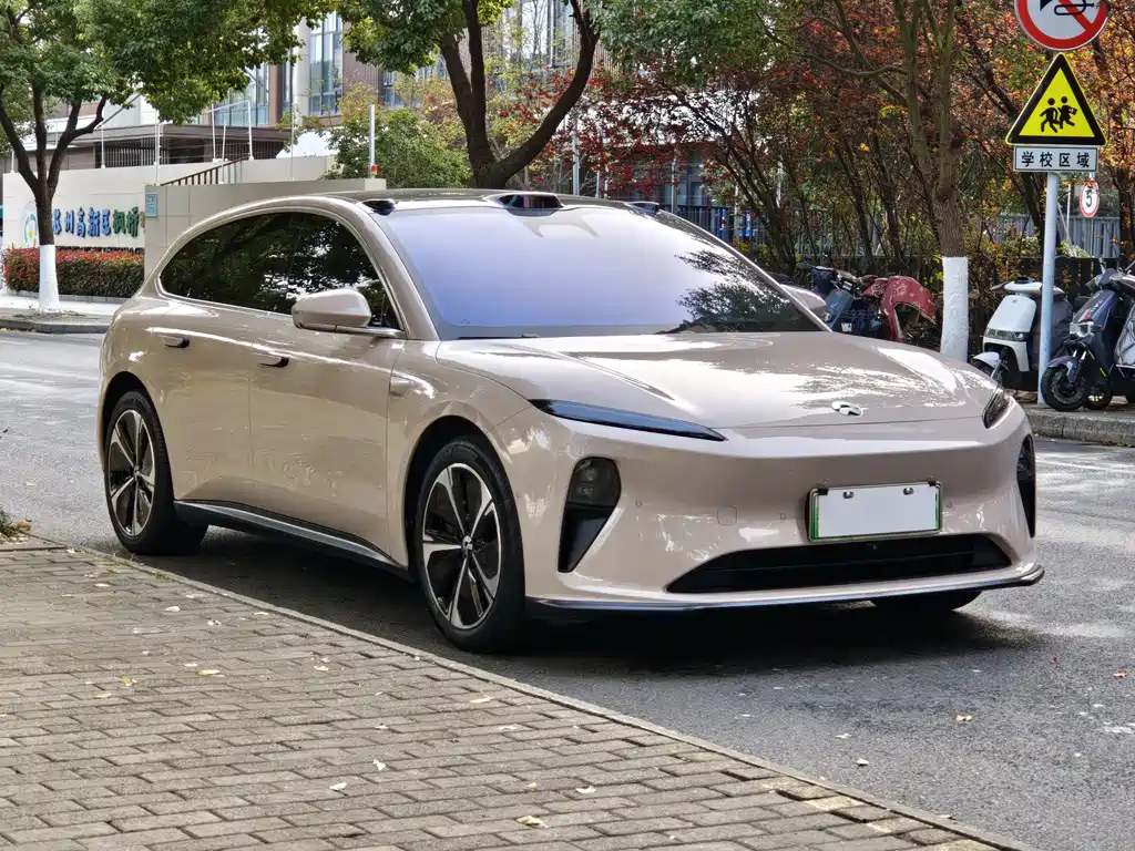NIO NIO ET5T
