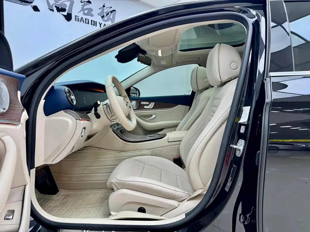 Mercedes-Benz E-Class — миниатюра 7