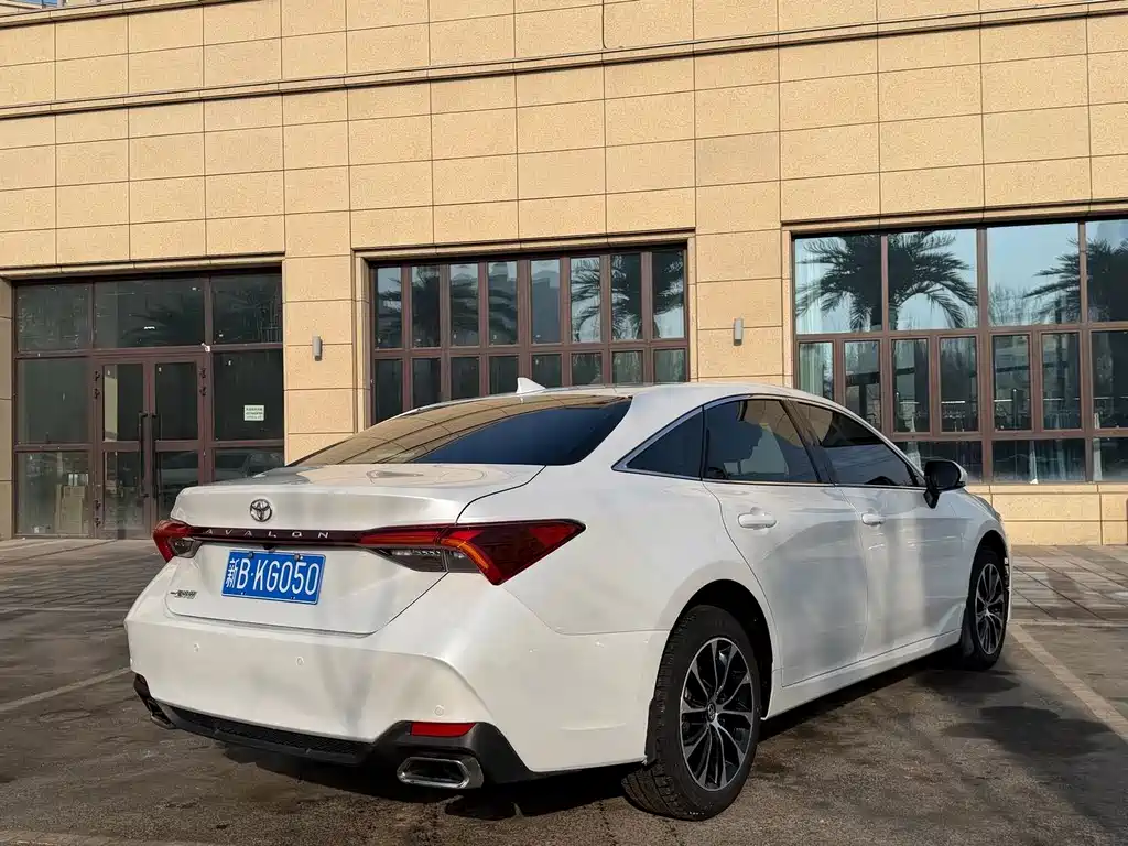 Toyota Avalon 2.0L Luxury Edition, фото 8