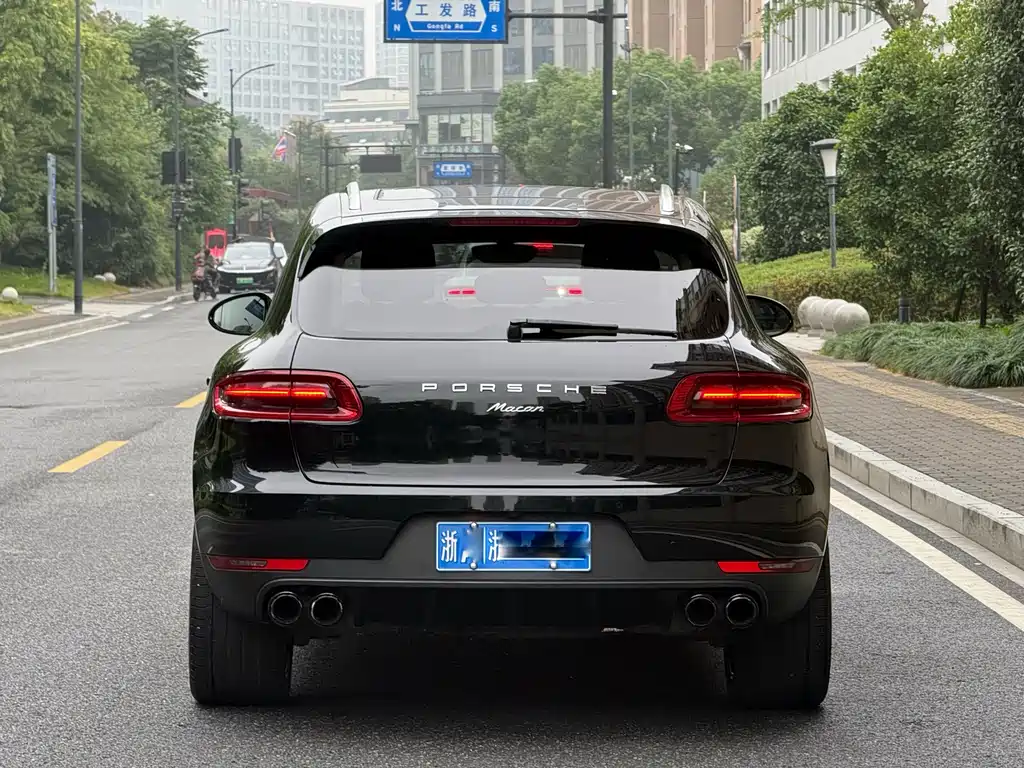 Porsche Macan — миниатюра 4