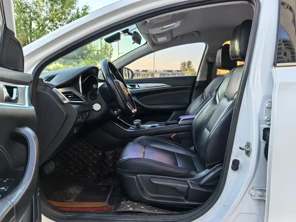Changan Eado New Energy — миниатюра 4