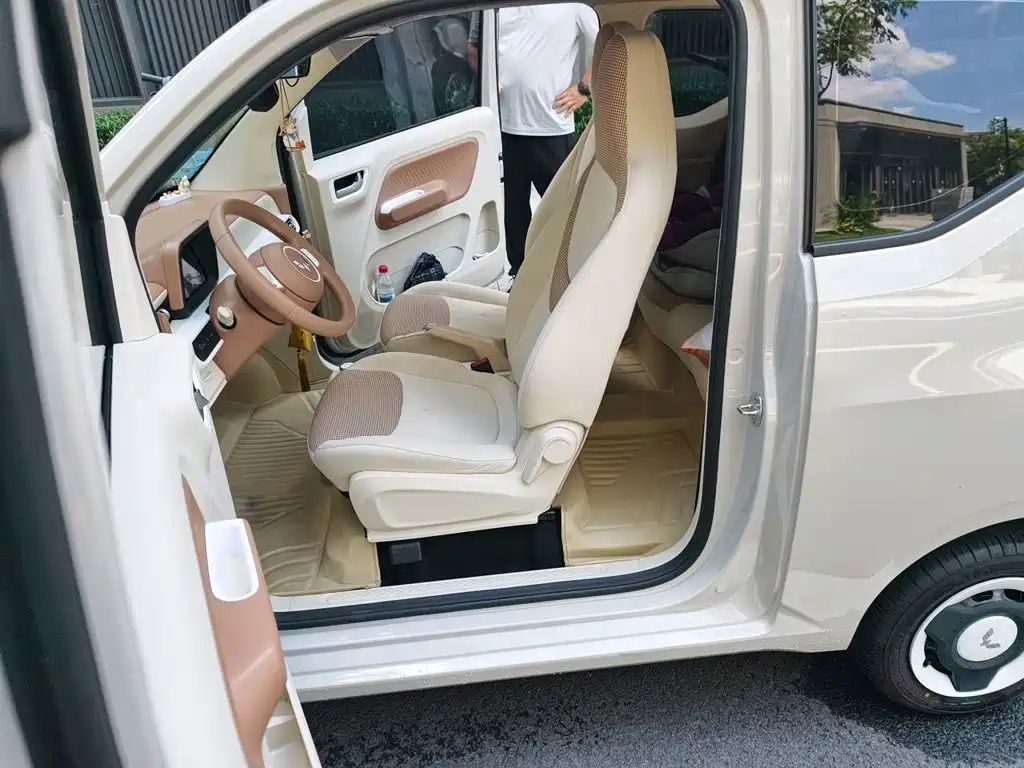 Wuling MINIEV — миниатюра 18