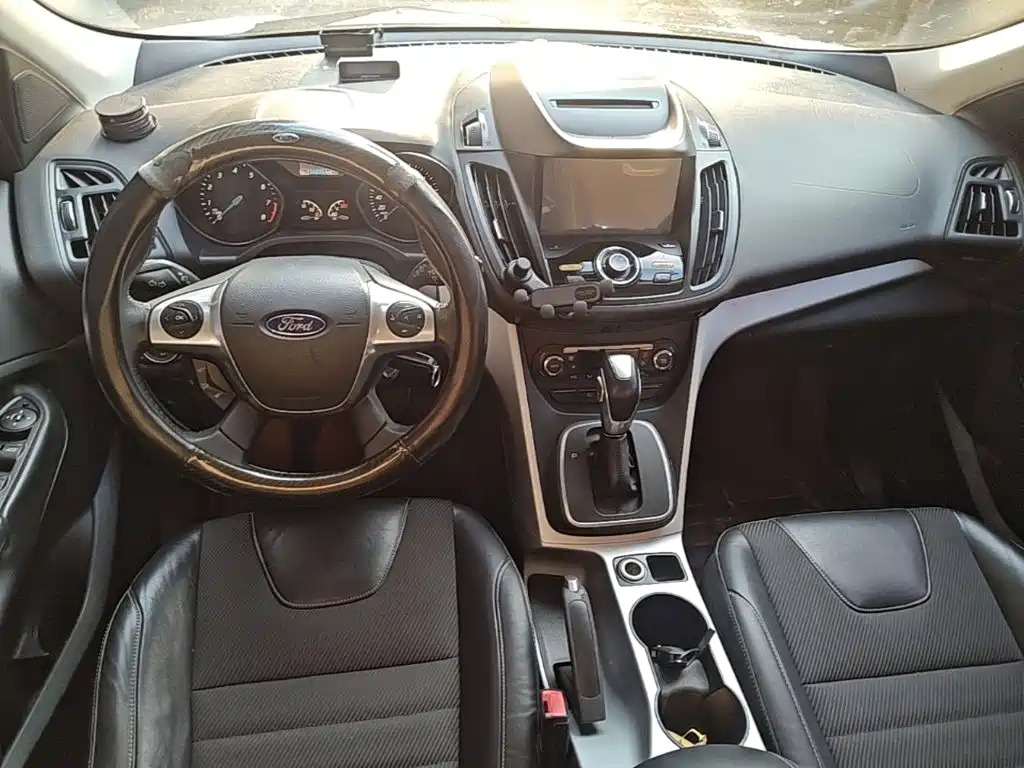 Ford Kuga — миниатюра 14