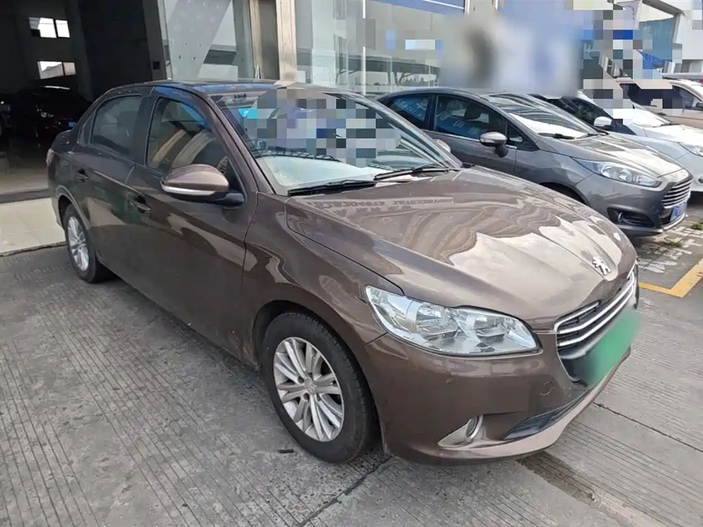 Peugeot 301 2014 1.6L MT Luxury
