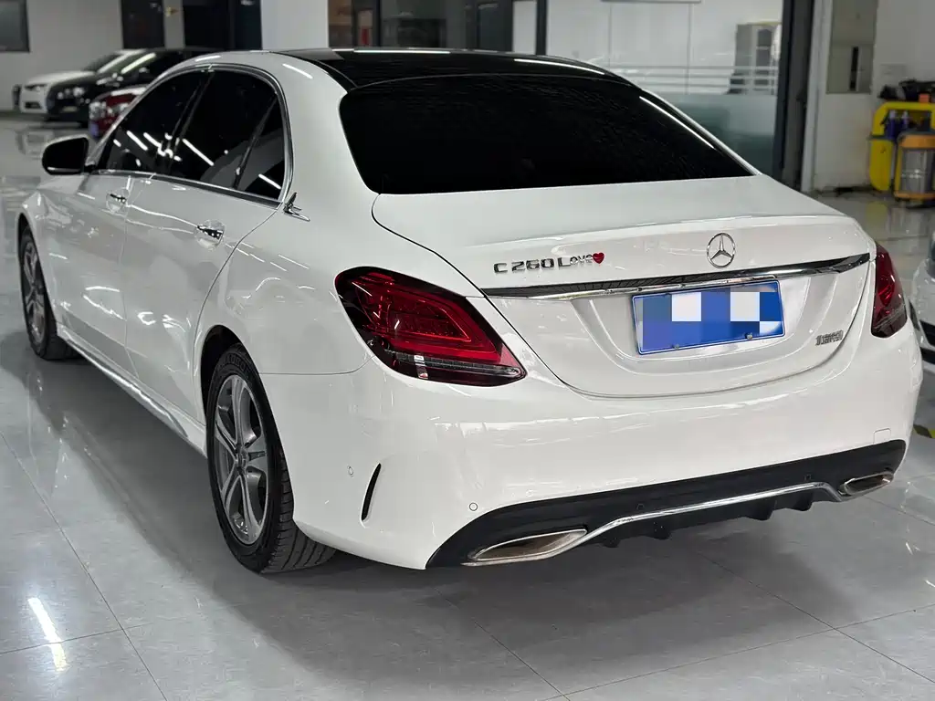 Mercedes-Benz C-Class — миниатюра 6