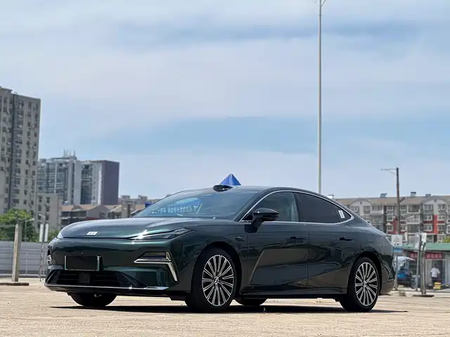 2025 Geely Galaxy Xingyao 8