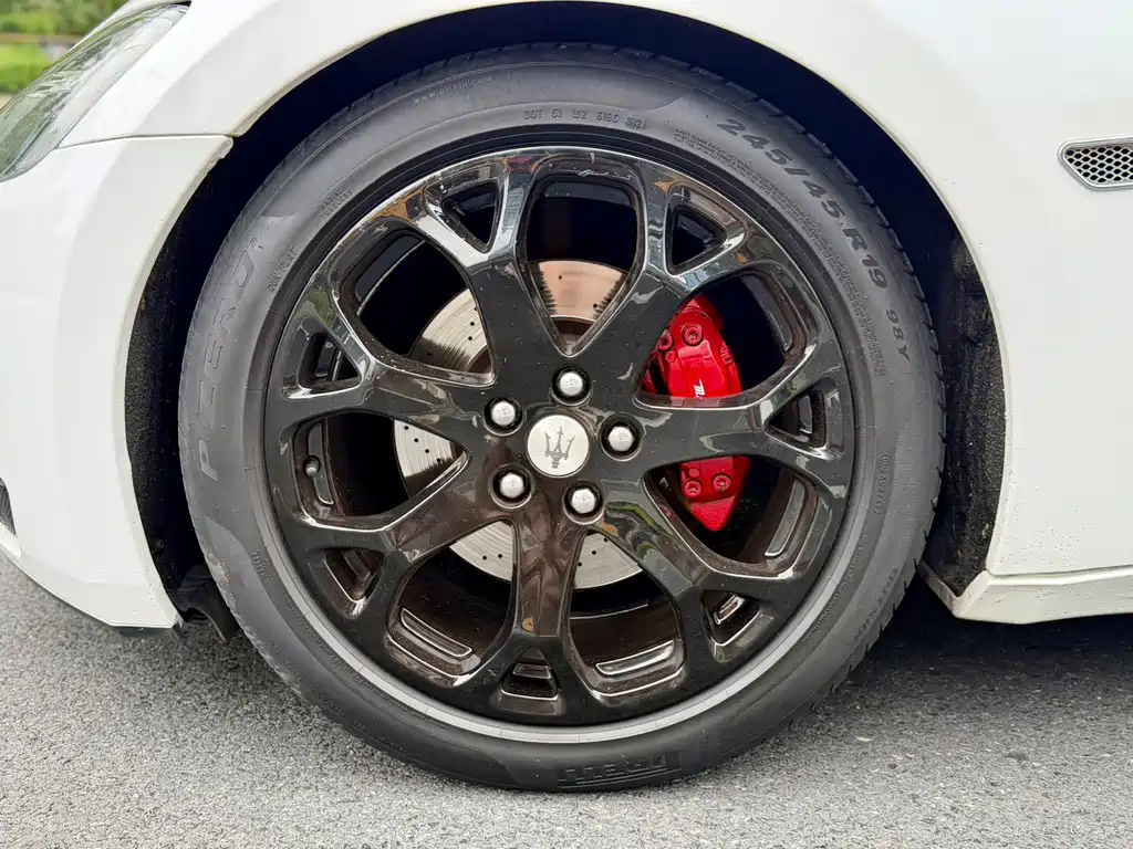 Maserati GranTurismo — миниатюра 16