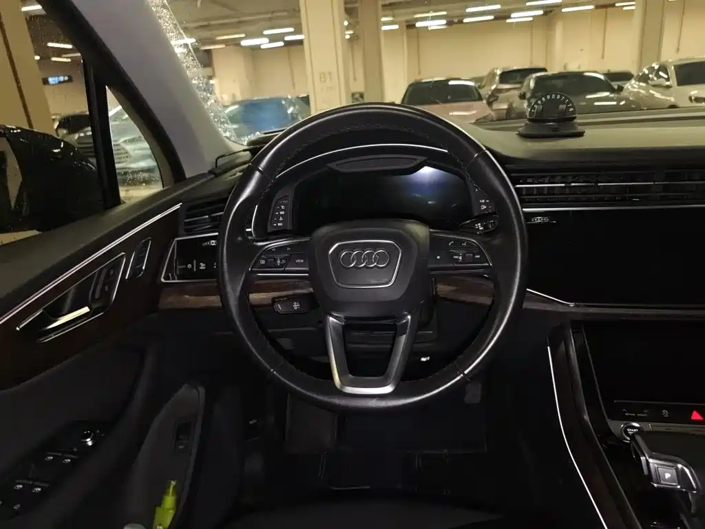 Audi Q7 — миниатюра 11