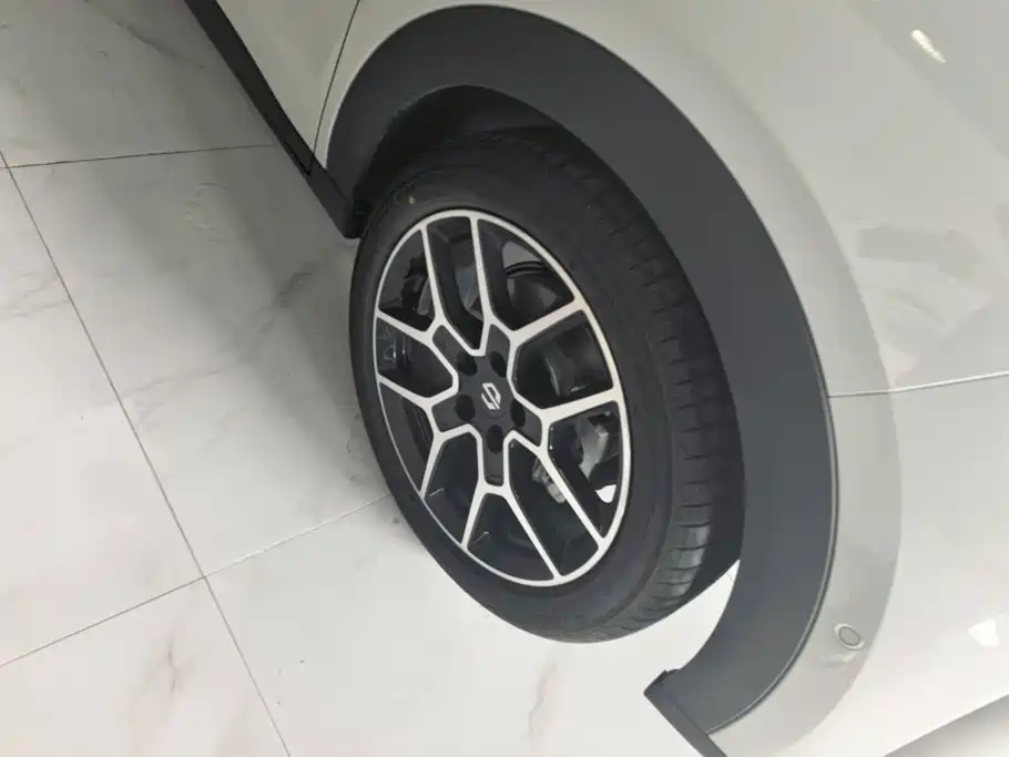Leapmotor Leapmotor A10 — миниатюра 6