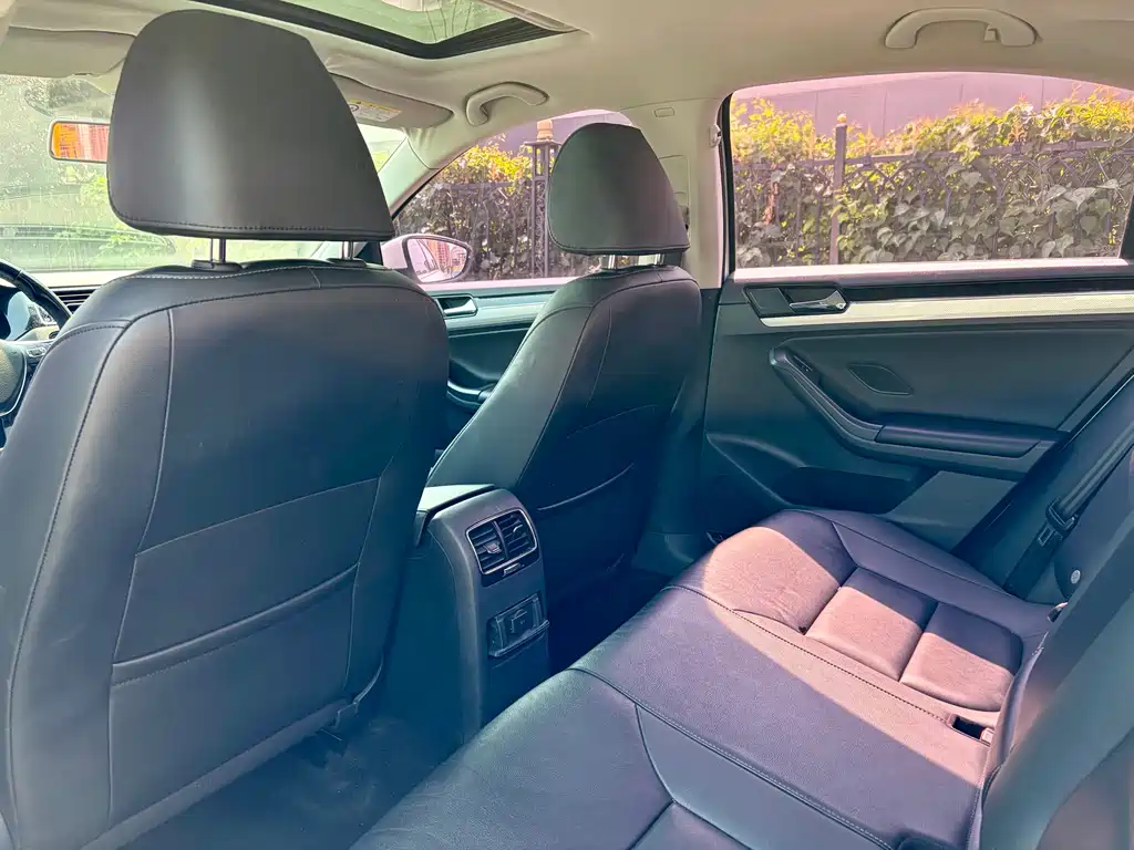 Volkswagen Sagitar 2017 230TSI AT Comfort