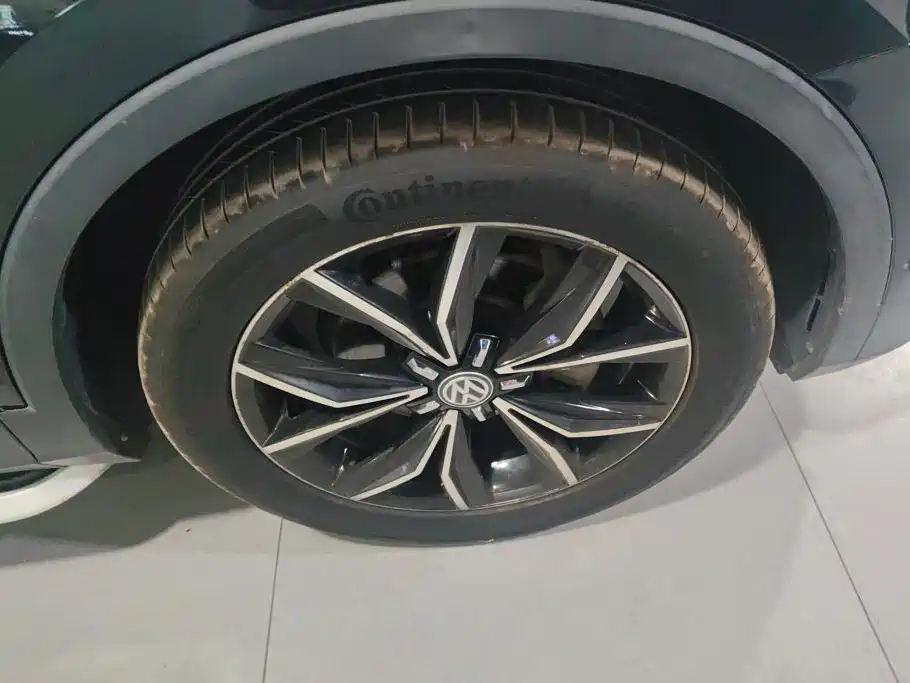 Volkswagen Tiguan L — миниатюра 6