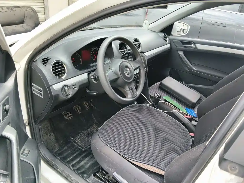 Volkswagen Jetta — миниатюра 14