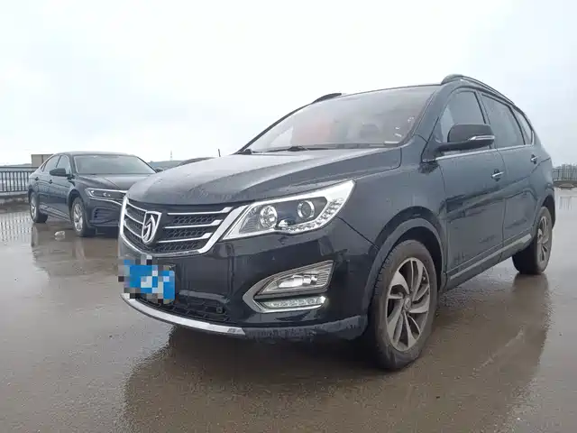 BAOJUN  560 2017