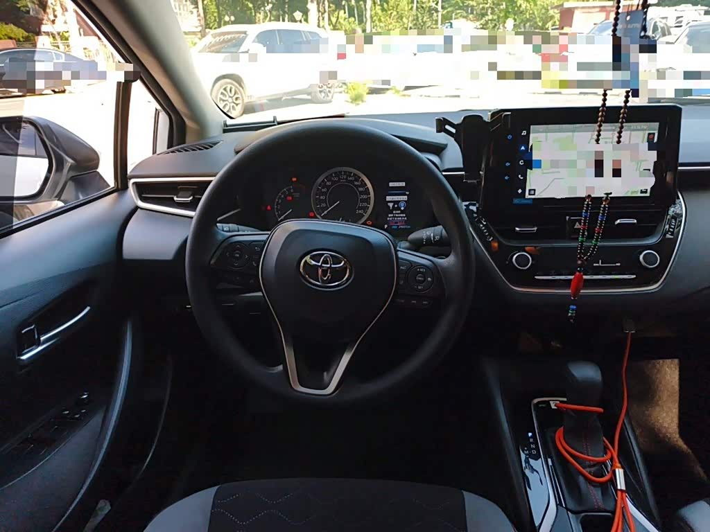 Toyota Corolla 1.2 л 2022 г. Белый, пробег 29000 км