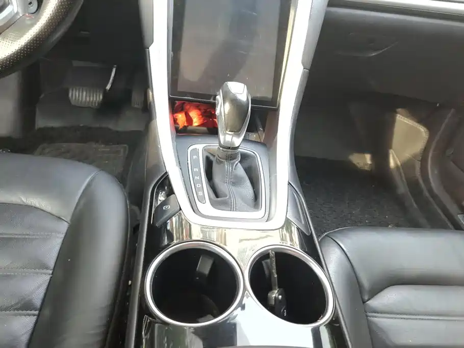 Ford Mondeo — миниатюра 16