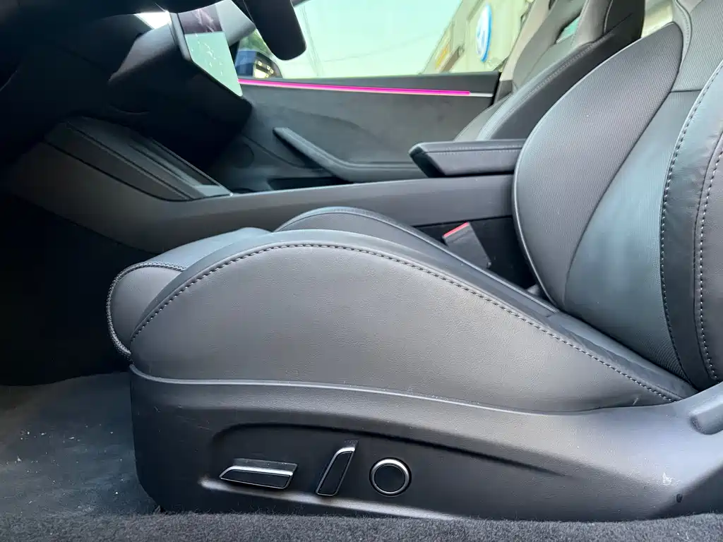Tesla Model 3 — миниатюра 11