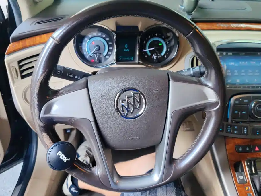 Buick LaCrosse — миниатюра 15