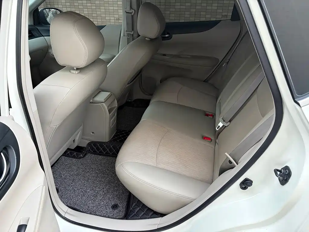 Nissan Tiida — миниатюра 6