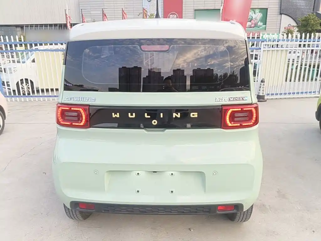 Wuling MINIEV — миниатюра 6