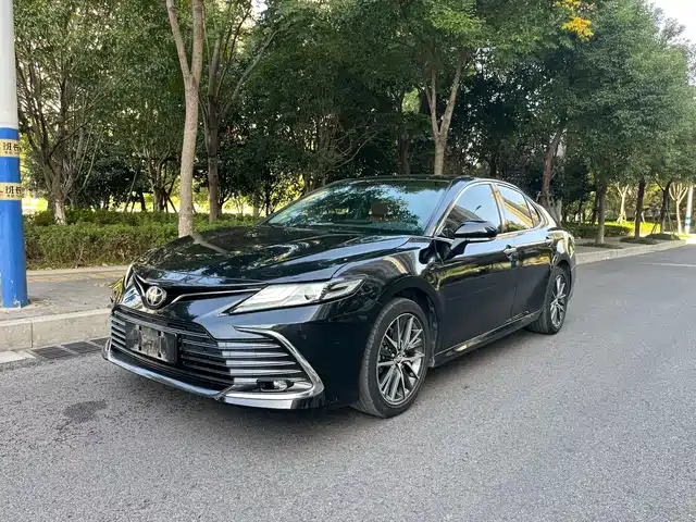 TOYOTA CAMRY