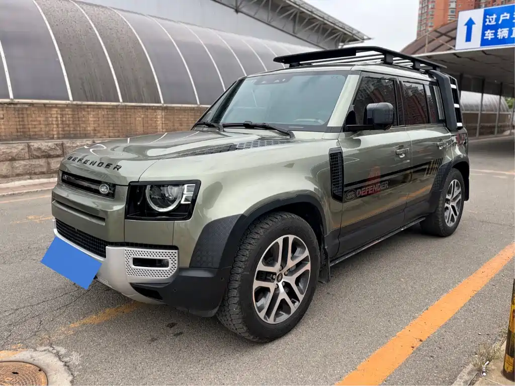 Land Rover Defender 2024