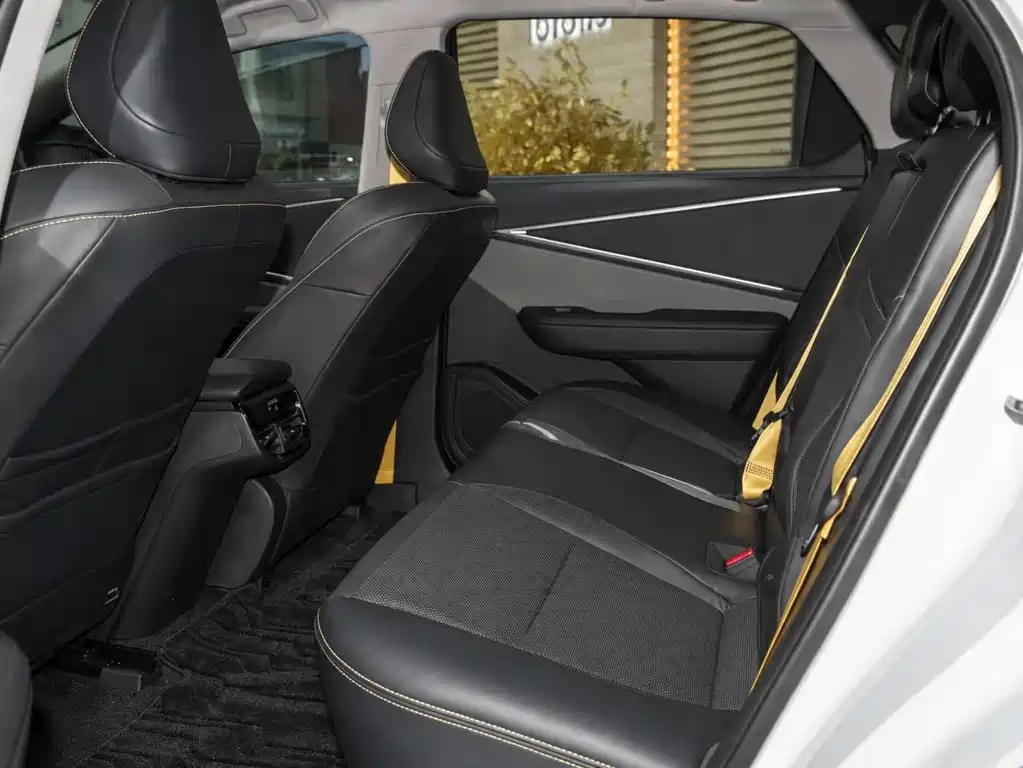 Toyota bZ5 — миниатюра 10