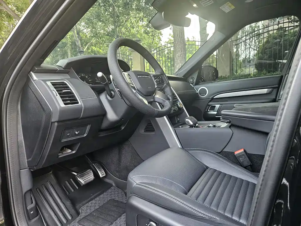 Land Rover Discovery 2025 360PS Dynamic SE