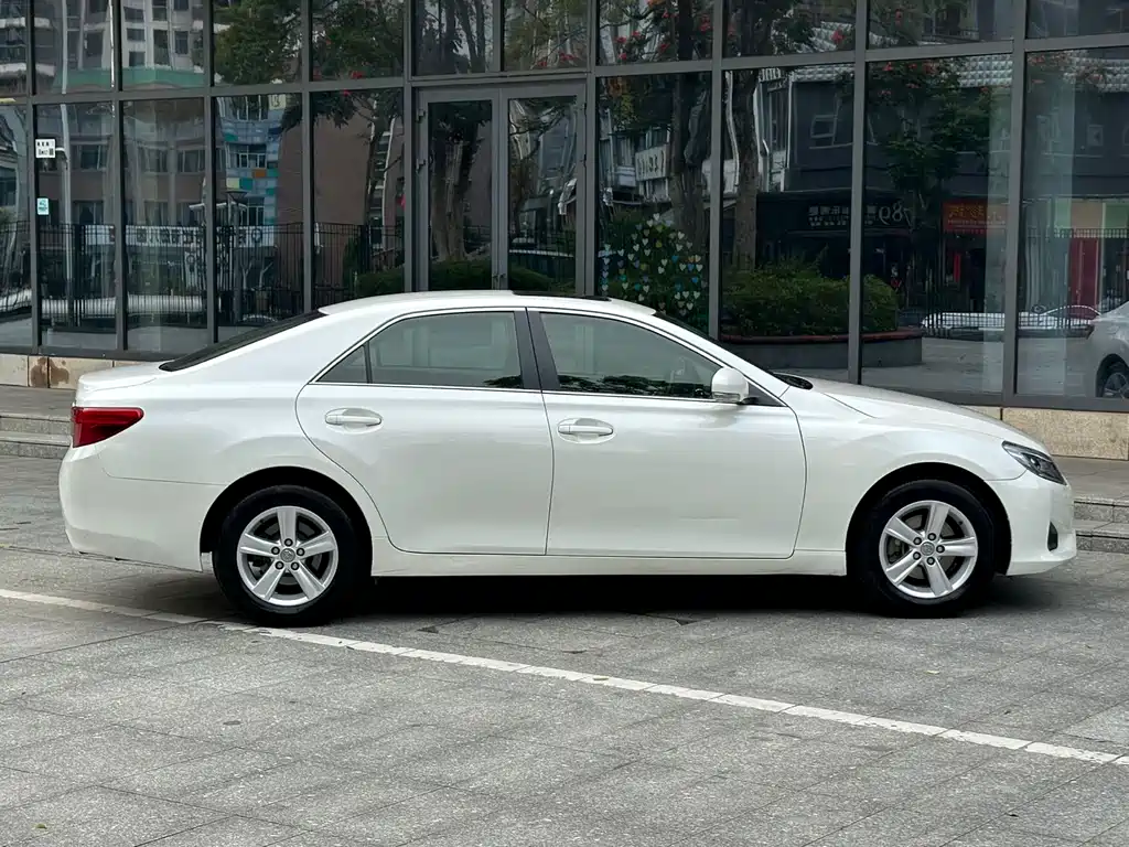 Toyota Reiz 2013 2.5V