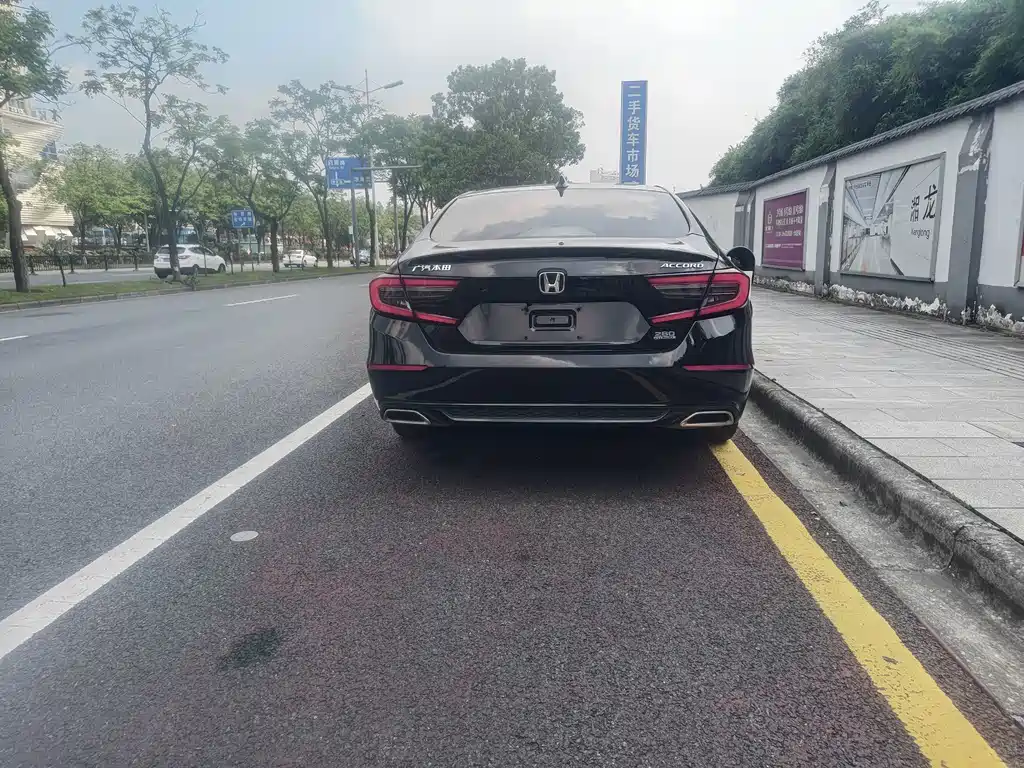 Honda Accord — миниатюра 9