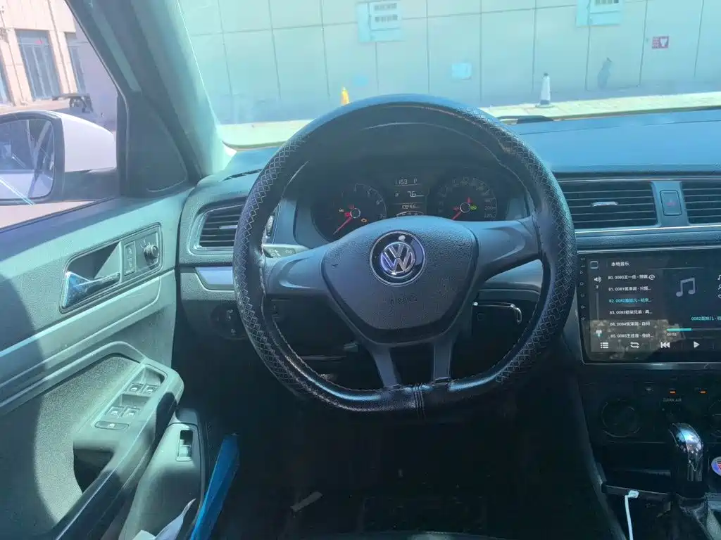Volkswagen Lavida — миниатюра 3